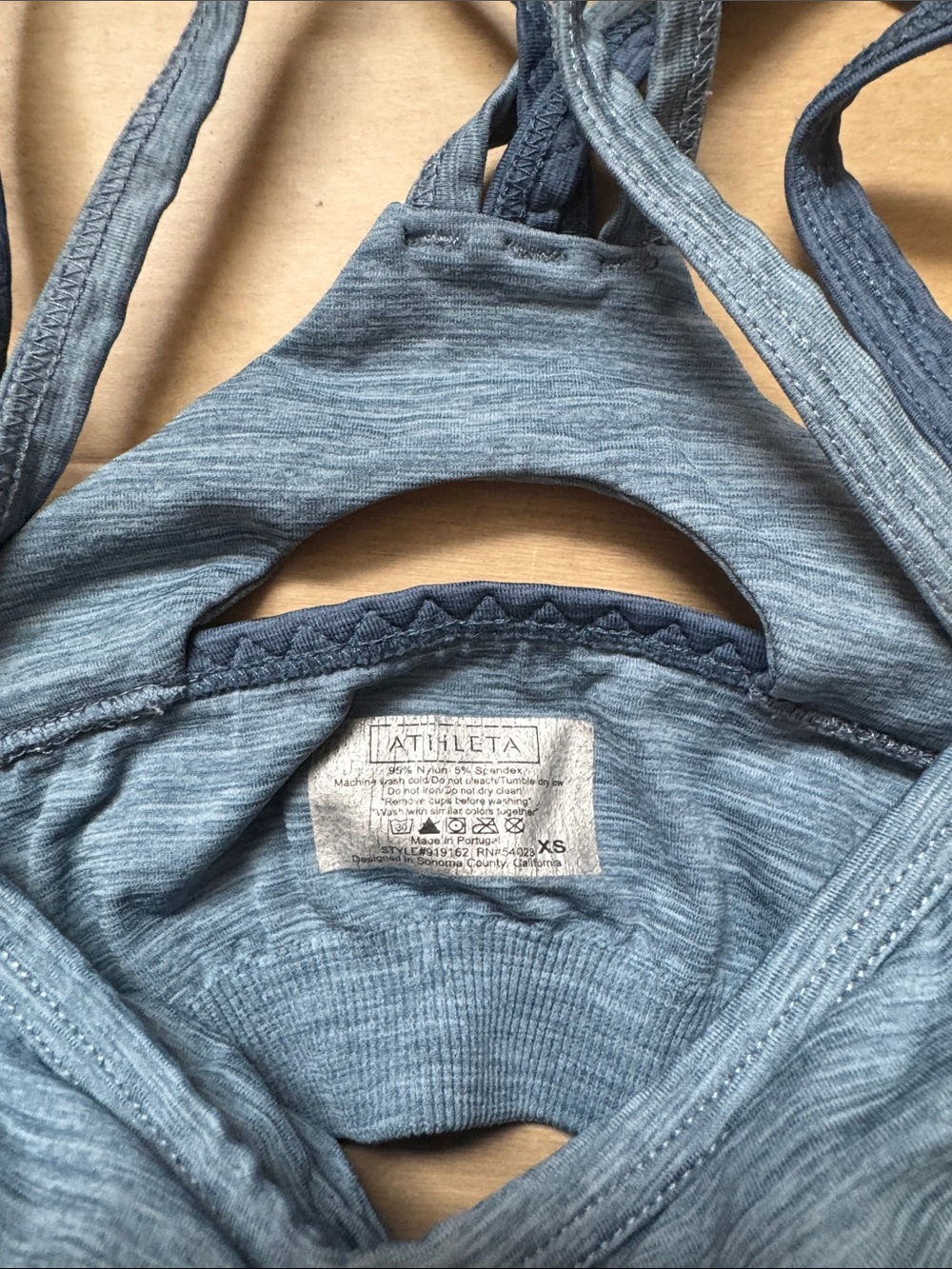 Lot of 6: lululemon athletica Tanks 4 built in bra, athleta bra xs, VS bra 32c - Picture 5 of 11